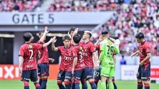 「凄い新鮮な色味ですね」J1鹿島の「夏用オフィシャル移動着」がと大絶賛！ 中でも、「かっこよすぎ笑」「ビジュアルがエグイな」とある選手の着こなしにファン熱視線！