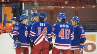 [アイスホッケー]決勝リーグ初戦、連携の攻守で勝利！