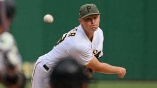 【MLB】150キロ剛球が“頭部”直撃の悲劇　倒れ込む打者に騒然…恐怖の瞬間は「なんてこった」