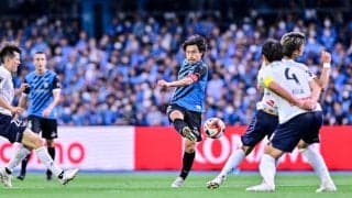 「逆足スーパーゴール」J1川崎のDF登里享平の右足豪快ミドル弾が「ノボリ史上歴代No.1ゴールじゃない？」と話題に！直後に担架で運ばれるアクシデントも含めて会場騒然