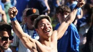 逆転残留導く1G1Aの浅野拓磨に現地サポーター熱狂！鳴り響く「アサノ」コールが反響「みんなに愛されて素晴らしい」