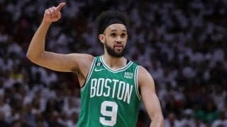 デリック・ホワイトをセルティックスのフロントが絶賛「みんなのことを高めてくれる」