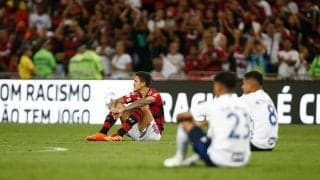 「これは驚いた」「素晴らしい行動」キックオフからプレーを放棄…人種差別反対の行動で古巣がヴィニシウスをサポート「欧州ではできない」