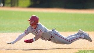 敵がミスしたのに…まさかのアウト　焦りすぎた“史上最も不運な走者”にファン同情