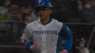 日本ハム加藤豪将、NPB15打席目で待望の1号　“逆輸入新人”の豪快弾…本拠地熱狂