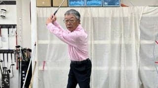 佐久間馨、スイングのコツは「両方のヒジが肋骨に触れた状態にしておく」こと