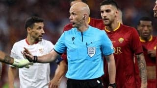 誹謗中傷に椅子や水が飛んで来る異常光景…EL決勝の主審と家族が被害、審判協会も非難「忌まわしい虐待に騒然としている」