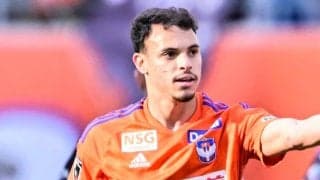 「マジでクリスティアーノ・ロナウドかと思った」J1新潟のブラジル人MFダニーロ・ゴメスが“背中トラップ”を披露！「これはしびれた！」とスタンド大興奮