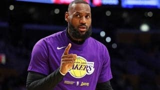 レブロン・ジェームズの去就に注目が集まるなか、代理人は「そのうち分かるさ」