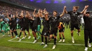 遠藤＆伊藤躍動のシュツットガルトがPO連勝で残留決定！　HSVは2年連続POの壁に阻まれる…《ブンデスリーガ》