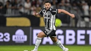 「エグい変化」超人フッキが物理法則を無視！？驚愕のブレ球FK弾に脚光！「Jリーグにいたなんて信じられない」