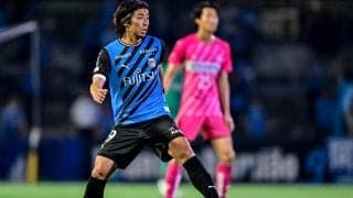 「一回で攻め切るのではなく」川崎・小塚和季が明かす、天皇杯・栃木シティ戦での前後半の違い。強気な試合運びが逆転勝利もたらす……足は「つってないです!!」と全力否定