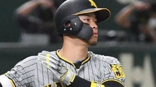 体勢激ワルでも「打球速度バグってる」　佐藤輝明の“チョコン”で「飛びエグすぎ」