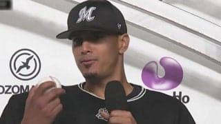 場内喝采の“素手キャッチ”、満塁大ピンチで侍J戦士斬り…ロッテ助っ人が来日初勝利