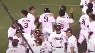 崩れ落ちる“号泣”に「心打たれました」　歓喜の“ポンポン”に感動「野球最高」