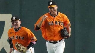 身長200cmがダイナミック大激走　巨人20歳の“大迫力”スライディングが「惚れた」