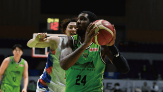 レバンガ北海道がオールラウンドな活躍が期待されるデモン・ブルックスとの契約継続を発表