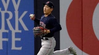 【MLB】吉田正尚の“猛ダッシュ好捕”は「ズボンがずり落ちる」　白い歯見せぬ超美技に球場熱狂