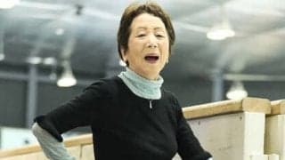 93歳のフィギュアスケーターの “スケートを愛し、仲間に愛される日々”　満州で出合い、68歳で試合デビュー、90代で大会出場