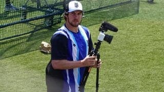 “京セラ観戦”バウアー「応援団の旗を振りたかった」　客席登場の舞台裏明かす