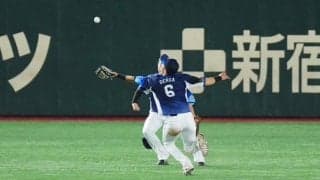 敵地で異様な大拍手…グラブでボールが暴れる“超美技”が「ガチでうますぎる」