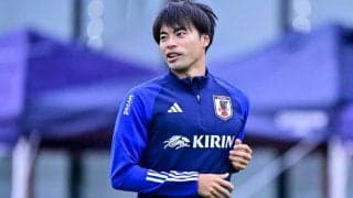 「サインの書き方好きかも」三笘薫が壁にサインを書き込む動画に「漢らしい」「ドリブラーっぽい」の声！ 挨拶を忘れない姿勢に「なんて好青年」の反応も