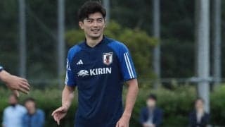 谷口彰悟のスーツ姿にファン「マジで優勝」日本代表選手がダンヒルのスーツで移動「スーツ姿もカッケー」