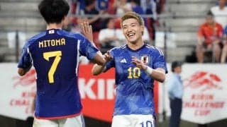 「ごめんしかない笑」三笘薫のほぼゴールを押し込んだ堂安律、10番での初陣は意識の変化「こぼれ球を狙っていた」