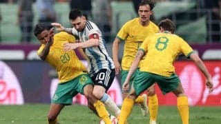 メッシは「ファウルでも止められない」 豪代表3人を翻弄する超絶技巧にファン感嘆「やばすぎます」「チートやん」