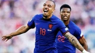 オランダ代表が伝統の「4-3-3」に戻したら…アヤックス勢に頼らず、リベロを置き、ハードワーカーを起用して生まれ変わった