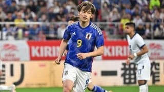 「激かわ」「ちょう似合ってる」上田綺世の妻・由布菜月さん、ラフな私服姿＆お団子ヘアが大絶賛「安定に美人」