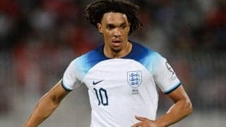 「右SBを続ければ人生が無駄に…」  代表戦で中盤起用のDFアレクサンダー=アーノルド、ファンから称賛相次ぐ