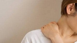 つら～い肩こり・首こりを解消する「筋膜リリース」のやり方│道具なしでOKですぐできる！ ≪専門家監修≫