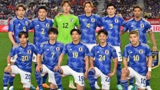 「キャラが顕著に出てるwww」「男子校のワイワイ感」日本代表選手たちがネクタイの締め方にてんやわんや、サッカー以上に真剣な眼差し!?「堂安が大騒ぎw」「谷口さん余裕そう」