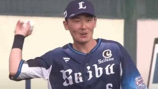 常識無視の場違いな源田が「とんでもねえ上手さ」　内野手なのに“外野で空中好捕”