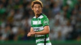 「奥様が素敵すぎ」「かっこいい」守田英正が海でオフショット、元同僚は金ネックレス姿に「似合いすぎて引いてる。」