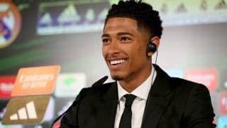 記念撮影していたら本人登場！レアル・マドリー加入のベリンガムが故郷の子どもたちにサプライズ