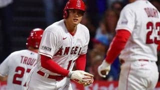 【MLB】大谷翔平27号で水原通訳が兜パフォ　まさかの“スルー”も…代役に同僚大盛り上がり