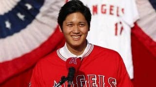 これが大谷翔平の凄さ！ 激レアサインカードを手にしたフランス代表FWが驚きの反応「大喜びしてる」「可愛すぎ」「オオタニサン凄すぎ」