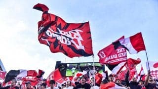 「めっちゃ可愛く撮れてる～」モーニング娘。人気メンバーの浦和レッズ「Wユニフォーム観戦姿」が大反響！ 浦和の選手との撮影エピソードも明かす