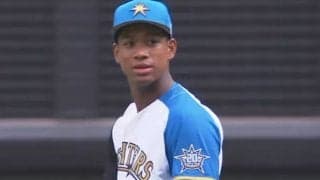 外野後方でも“犠牲フライ不可能”　覚醒23歳の大爆肩が「お金の取れる守備」