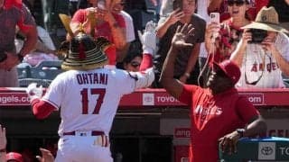 【MLB】大谷翔平が“ニャンニャン”　衝撃の新ポーズに同僚も笑顔で「最高すぎ」「可愛すぎる」