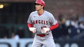 【MLB】お尻からべろーん→コーチが“お直し”　ちょっぴり不器用な大谷翔平が「かわいい」