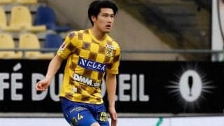 「かっこ良すぎる」「ただのイケメン」橋岡大樹の私服ショットが話題も、久保建英にはいじられる「いや変装メガネじゃないんよ。お洒落メガネや」