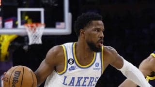 ガードのマリーク・ビーズリー、センターのロビン・ロペスがバックスとの契約に合意