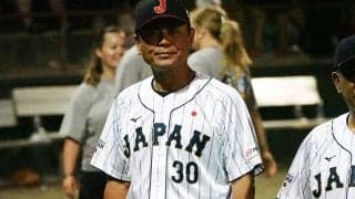 日本国旗振る米国人…WBCの熱を「何とかつないで」　侍大学代表監督がかられる使命感