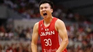 凱旋ゲームで富永啓生がインパクト大の活躍…ホーバスHCは笑顔で評価