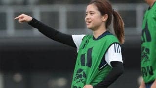 長谷川唯らも早速使用、ユニフォームキーホルダーや選手アクスタなどなでしこ新グッズが登場！