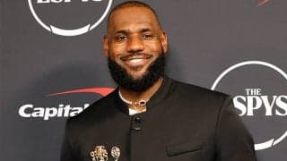 レブロン・ジェームスが現役続行へ…ESPY表彰式スピーチで明言し拍手喝采