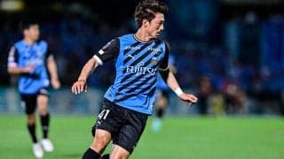 「履いて…ます？」J1川崎が家長昭博の「コック姿」を公開も、ファンの視線はエプロンの下と日焼け具合に集中⁉「エプロン下どうなってんの？」と疑問の声続々